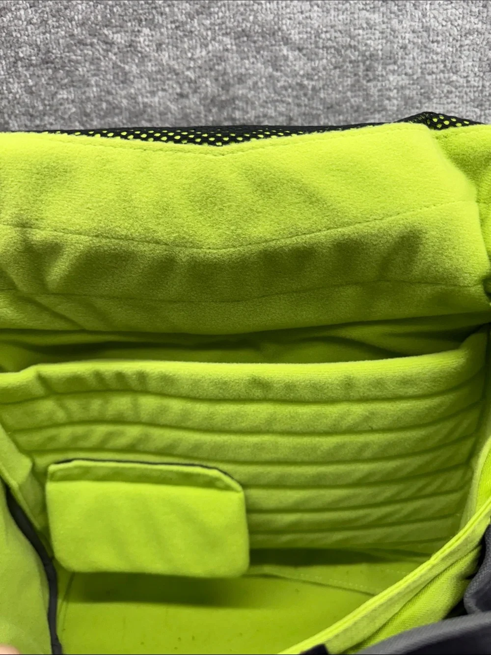 Crumpler 7 Million Dollar Home Camera Bag Shoulder Carry Case Gray Green